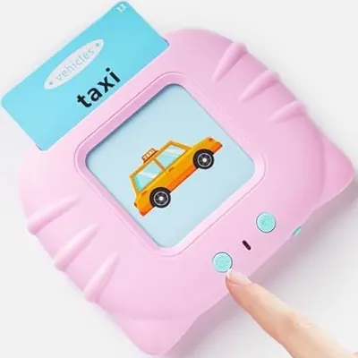 Le doigt appuie sur le bouton pour réécouter le mot